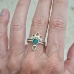 Anel com esmeralda lótus 20707