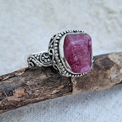 Anel com rubi bruto 22104 Anel com rubi bruto 22104