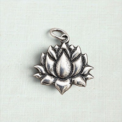 Pingente flor de lótus 8109